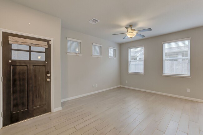 Building Photo - 1523 Parkland Oak Dr
