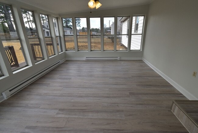 Building Photo - 505 E Birchwood Dr