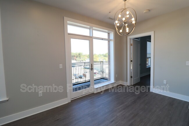 Building Photo - 145 S Main St