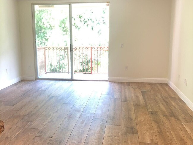 Building Photo - 2028 Alta Meadows Ln