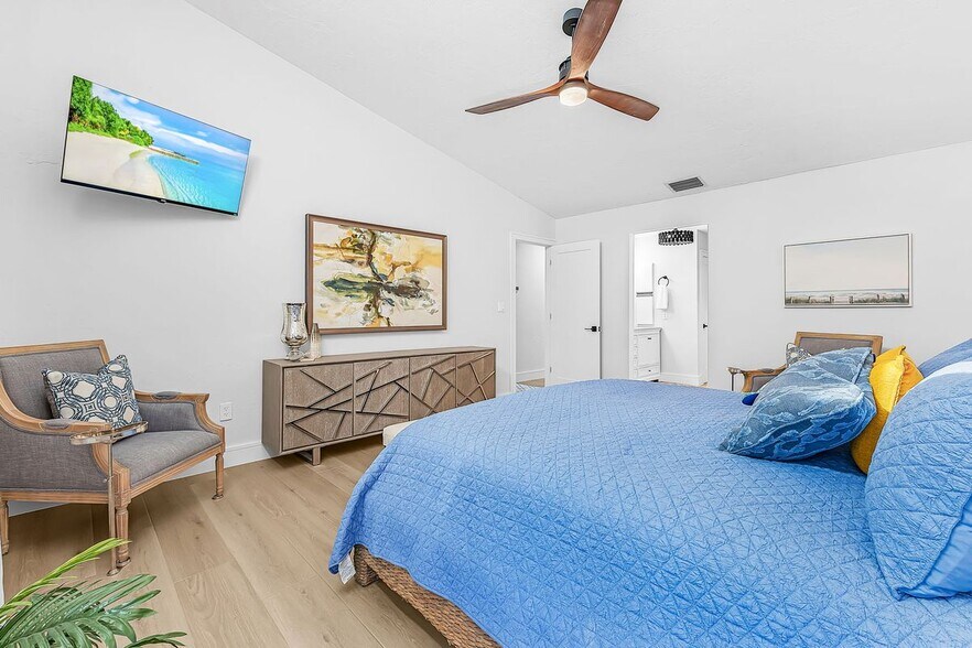 Building Photo - 663 110th Ave N