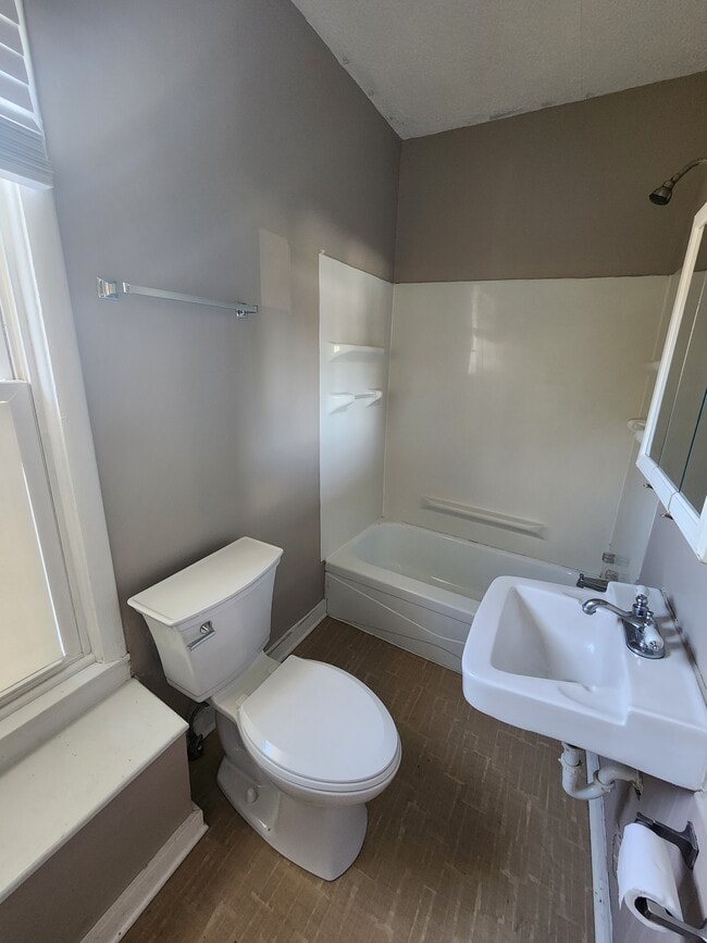 Building Photo - 4442 Knox St