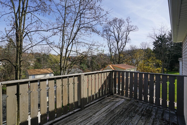 Building Photo - 256 Spring St