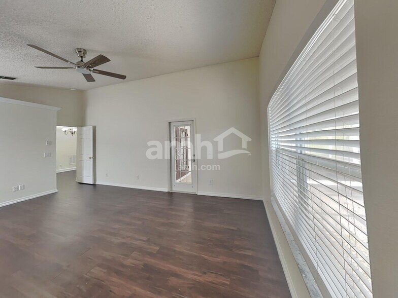 Building Photo - 882 Grand Hughey Ct