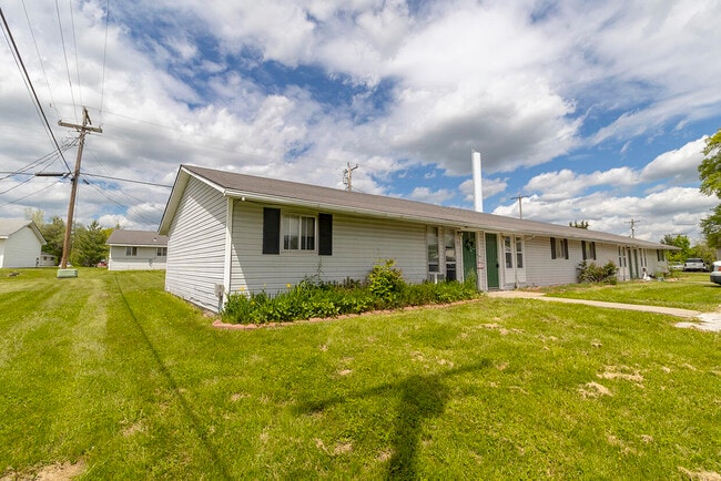 Primary Photo - 7401 N Moberly Dr