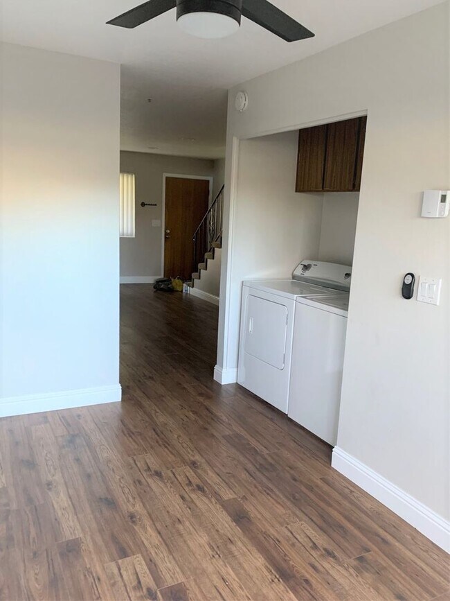 Building Photo - Lovely 2 bedroom PUD in the E Section of R...