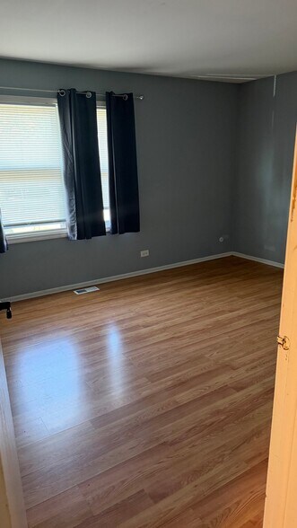 Building Photo - 7760 W Almond Ct