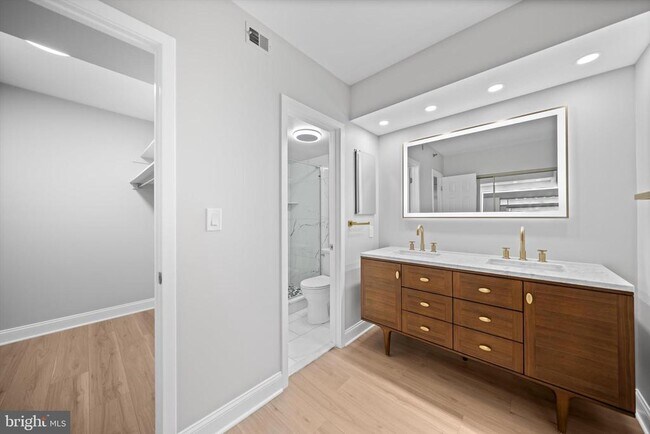 Building Photo - 5505 Seminary Rd