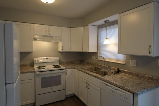 Building Photo - 708 N Main St