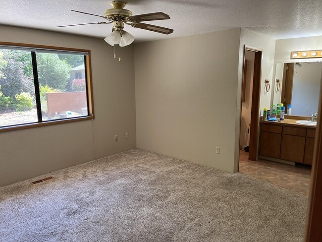 Building Photo - 3030 Bron Cir