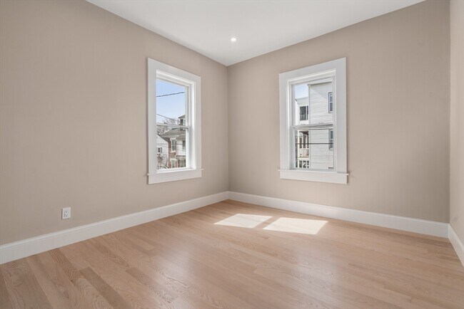 Building Photo - 99 Beech St