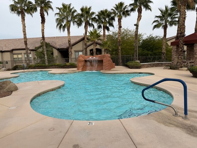 Building Photo - 8250 N Grand Canyon Dr