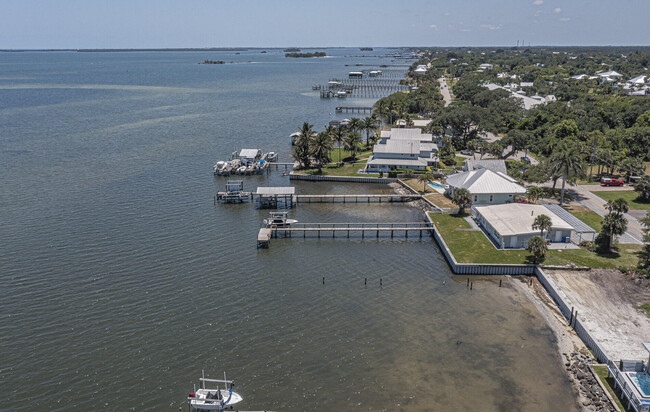 Building Photo - 13630 N Indian River Dr