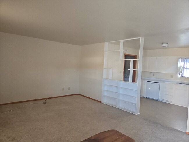 Building Photo - 502 Yale Pl