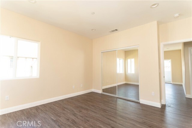Building Photo - 9246 Cedros Ave