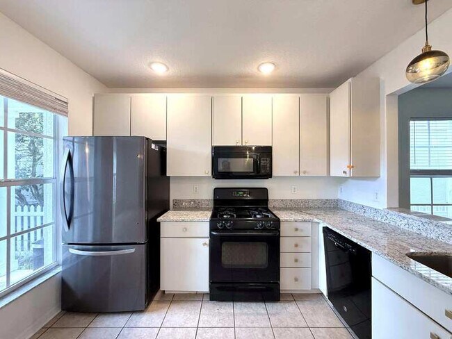Building Photo - 16221 Bridgewalk Dr