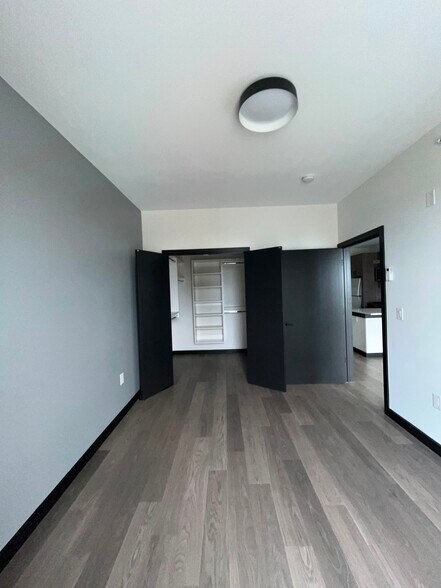Building Photo - 135 Mallory Ave