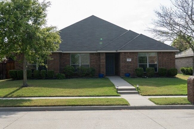 Building Photo - 107 Buckingham Dr