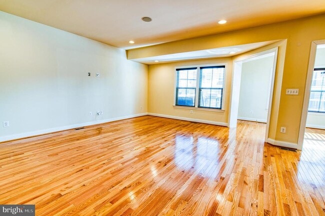 Building Photo - 315 Quarry Point Rd