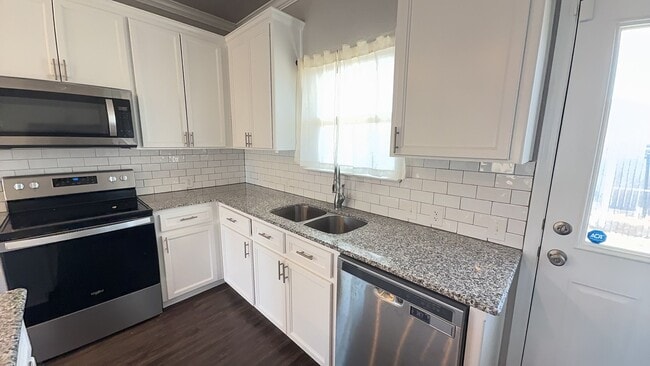 Building Photo - GORGEOUS 3-bedroom 2-bathroom home in Prairie Ridge!