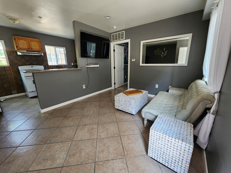 Building Photo - 4427 S Centinela Ave