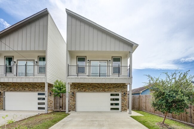 Building Photo - 7117 Tierwester St
