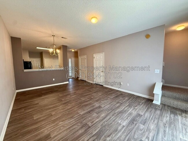Building Photo - 518 Scrub Jay Dr