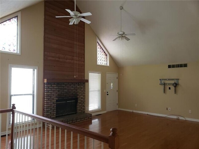 Building Photo - 5532 Stewart Mill Rd