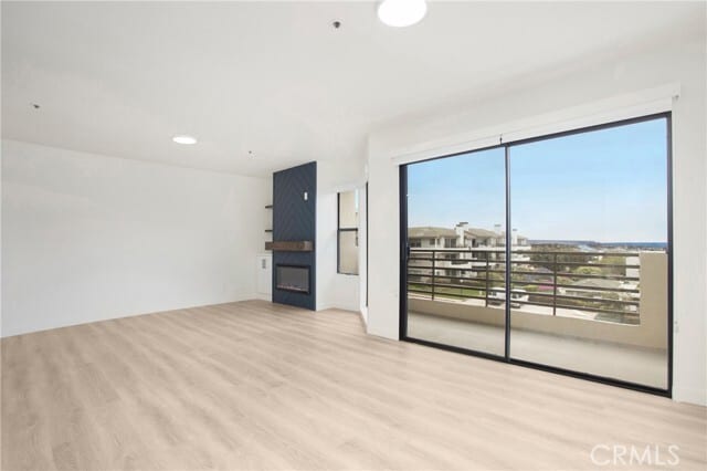 Building Photo - 240 Nice Ln
