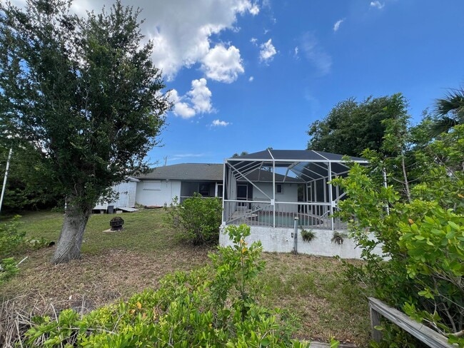 Building Photo - 18090 Avonsdale Cir