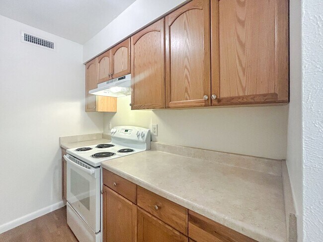 Building Photo - $0 DEPOSIT OPTION!!! CHARMING GARDEN-LEVEL...