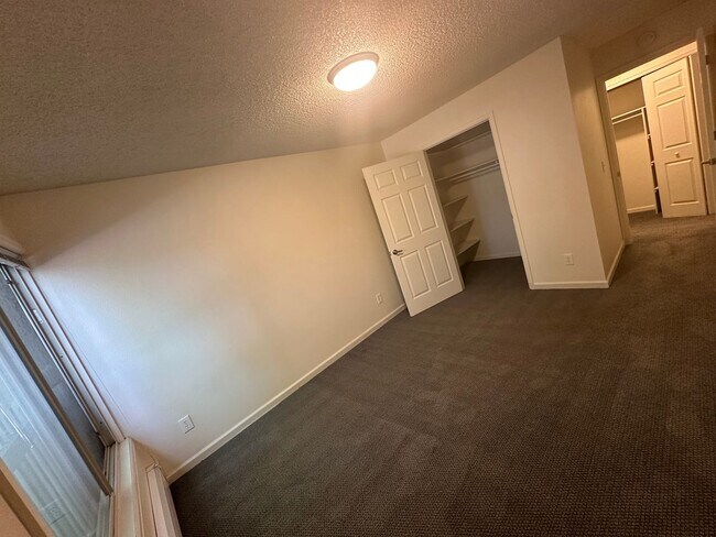 Building Photo - Two Bedroom on Valmont