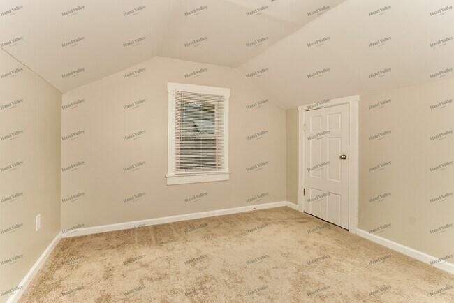 Building Photo - 230 S 39th St