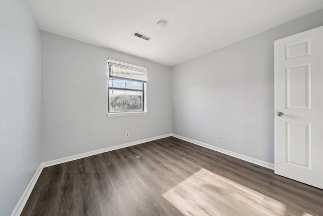 Floorplan - Manhattan Square