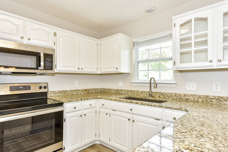 Building Photo - 441 Parrish Hill