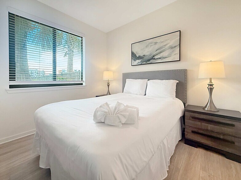 Building Photo - 5570 122nd Cir E