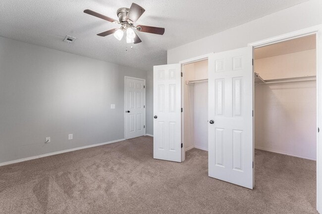 Building Photo - 3503 SW Victoria Pl