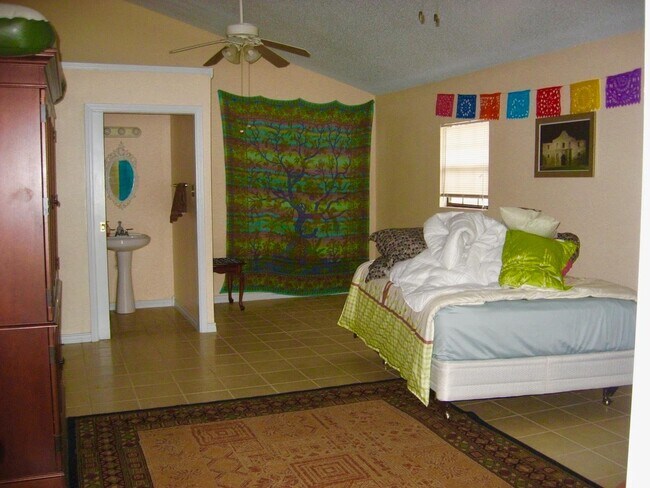 Building Photo - 2710 W Craig Pl