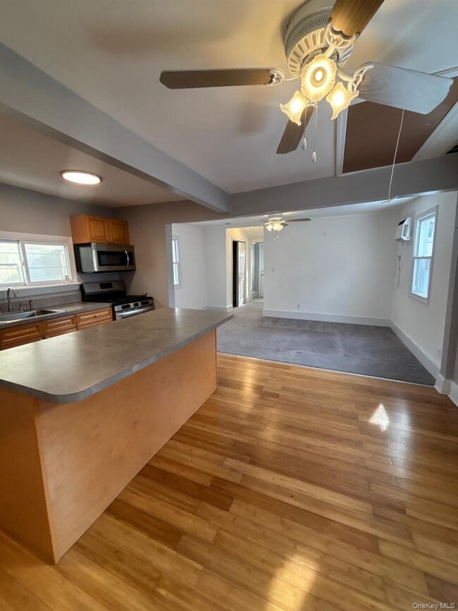 Building Photo - 36 Edwin Ct