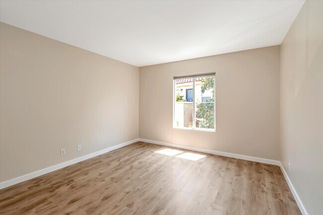 Building Photo - 18014 Flynn Dr