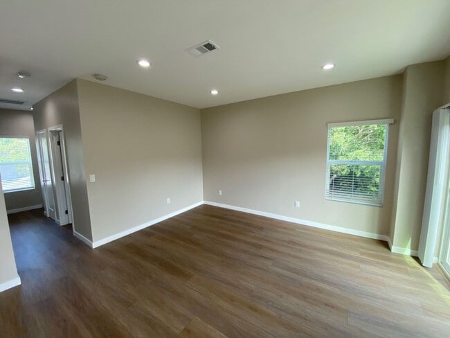Building Photo - BRAND NEW (2022) 4BD/2BA