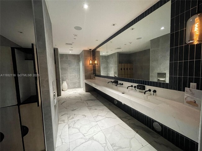 Building Photo - 90 SW 3rd St