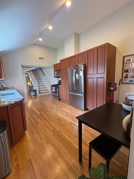 Building Photo - 89 Thorndike St