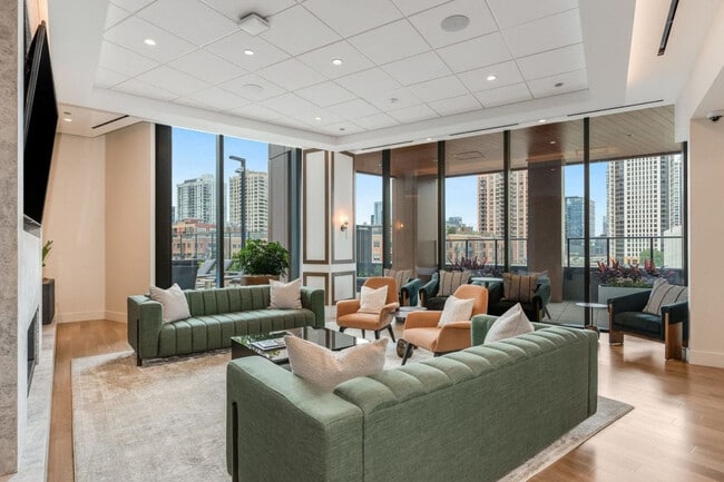 Building Photo - 350 N Canal St