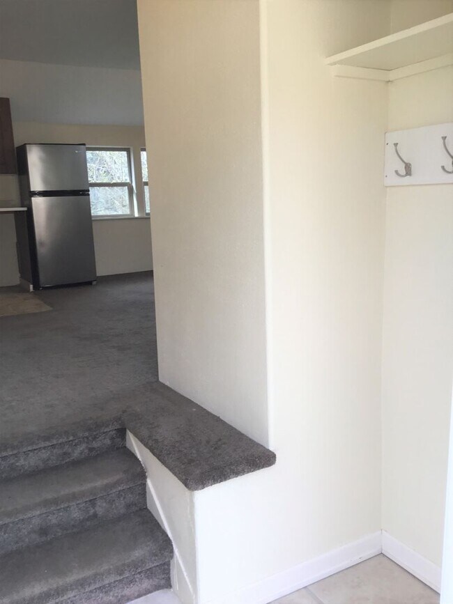 Building Photo - 851000