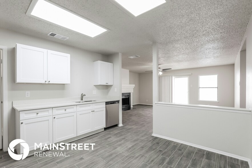 Building Photo - 6839 Flaming Ridge Dr