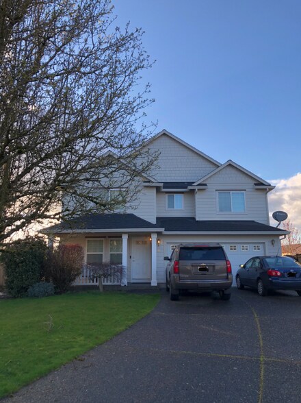 Primary Photo - 4118 NE 165th Ave