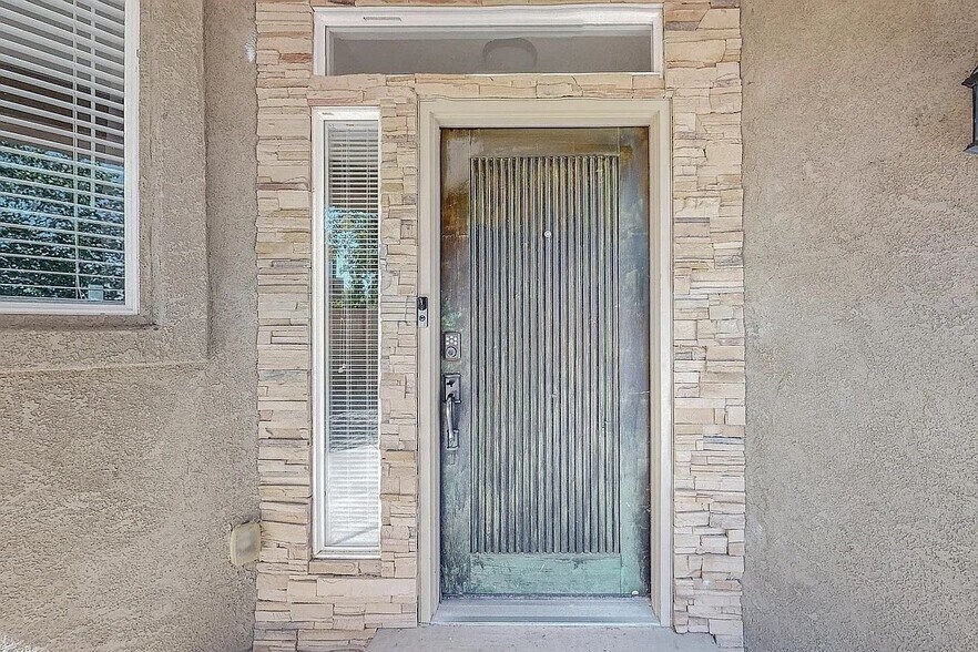 Building Photo - 41 Willow Trace Ct