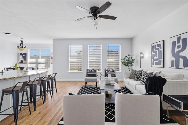 Building Photo - 529 Roundrock Ln