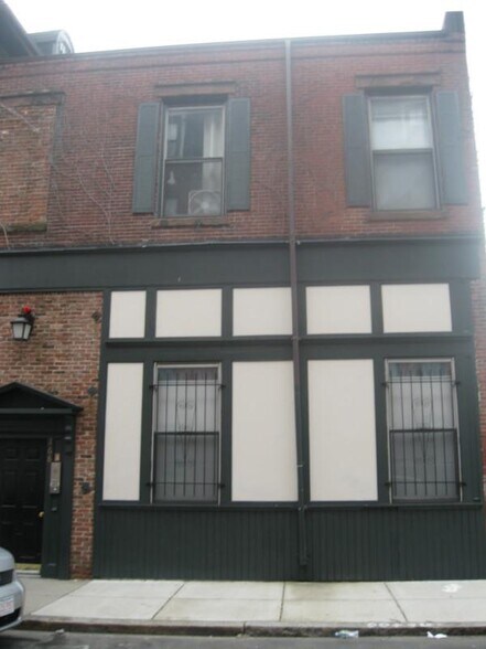Building Photo - 168 Northampton St